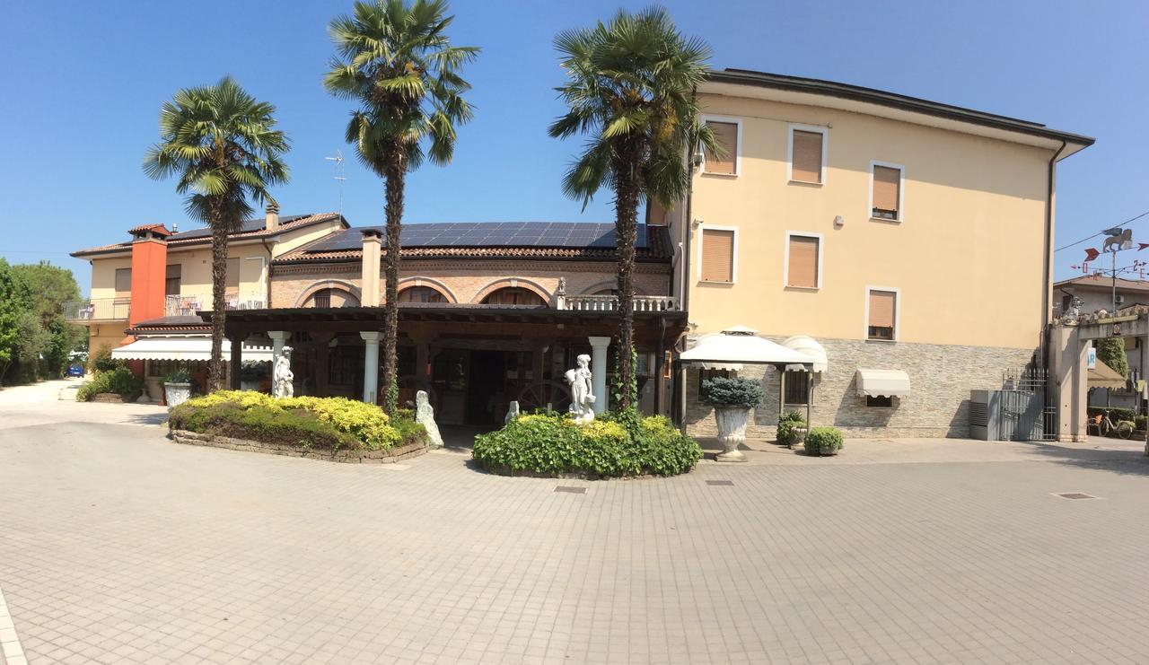 Hotel Pizzeria Ristorante "Al Leone" Villa del Conte Exterior photo