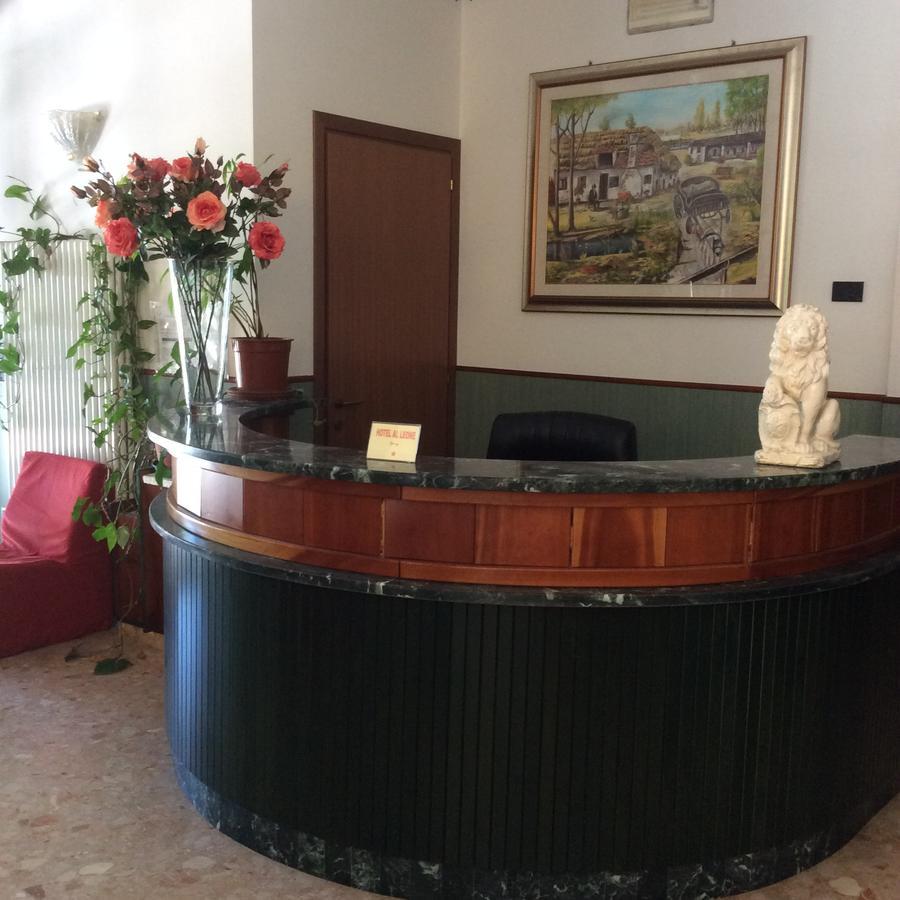 Hotel Pizzeria Ristorante "Al Leone" Villa del Conte Exterior photo