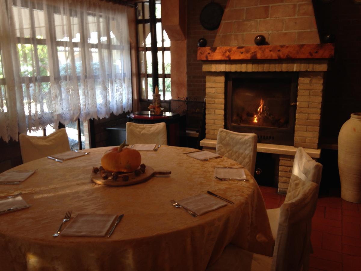 Hotel Pizzeria Ristorante "Al Leone" Villa del Conte Exterior photo