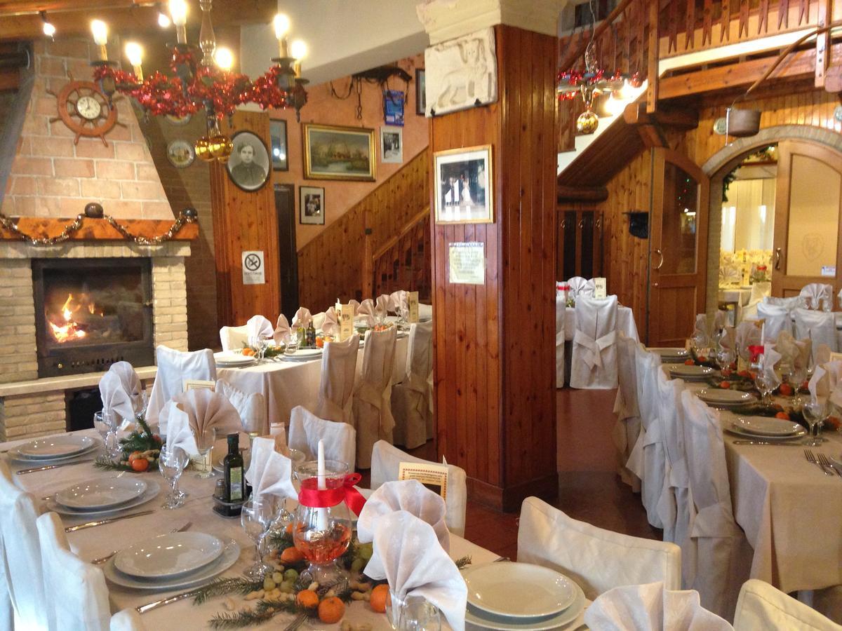 Hotel Pizzeria Ristorante "Al Leone" Villa del Conte Exterior photo