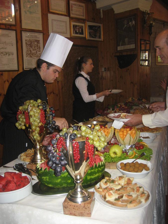 Hotel Pizzeria Ristorante "Al Leone" Villa del Conte Exterior photo